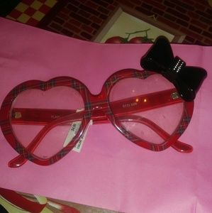 Oversized heart glasses